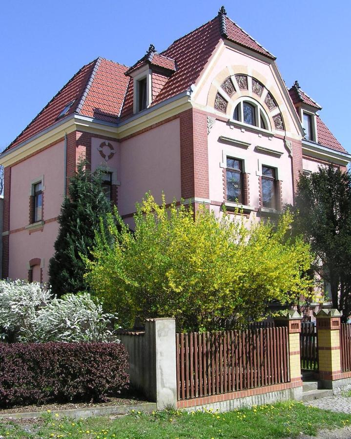Ferienwohnung Und Pension "Zur Aue" Konigsbruck Exterior photo